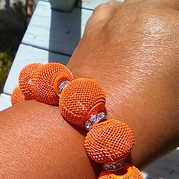 Orange metal beads and crystal bracelet - Picture 3 of 3